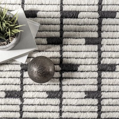 NuLOOM Hayes Soft Shaggy Textured Vine Fringe Area Rug 5 NuLOOM Hayes Soft Shaggy Textured Vine Fringe Area Rug - Image 5