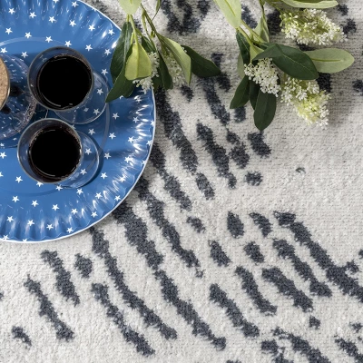 NuLOOM Antonella Modern Abstract Maze Area Rug 6 NuLOOM Antonella Modern Abstract Maze Area Rug - Image 6