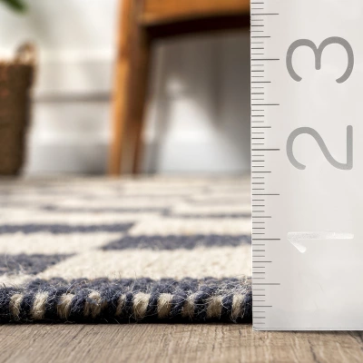 NuLOOM Connie Checkered Wool/Jute Tasseled Area Rug 2 NuLOOM Connie Checkered Wool/Jute Tasseled Area Rug - Image 2