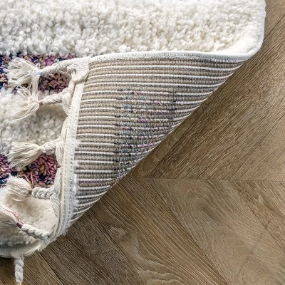 NuLOOM Bristol High-Low Geometric Tassel Area Rug 6 NuLOOM Bristol High-Low Geometric Tassel Area Rug - Image 6