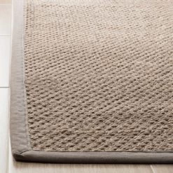 Lilia Solid Loomed Rug - Safavieh
