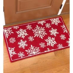 Plow & Hearth - Snowflakes Holiday Hooked Indoor / Outdoor Accent Rug